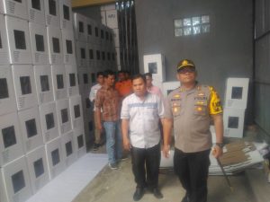 Didampingi Ketua KPU, Kapolres Pantau Gudang Logistik