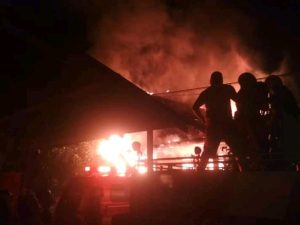 Rumah Nenek 76 Tahun Warga Koto Lebu Sungai Penuh Terbakar