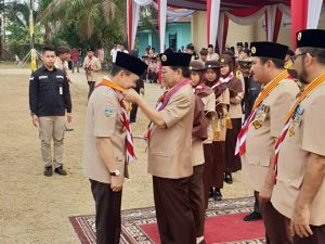 Bupati Kerinci Adirozal Dapat Penghargaan Lencana Melati