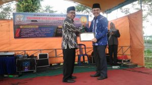 Kementrian RI Serahkan 8 Sertifikat Varietas Tanaman Lokal Kepada Bupati Kerinci Adirozal