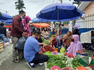 Yos Adrino, Serap Aspirasi Masyarakat Dengan Belanja Kebutuhan Rumah Tangga di Pasar