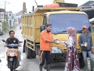 Meski Dihujat, Beryll Dara Fikar dan Susi Adrino Tetap Konsisten Lanjutkan Program Jum’at Berkah