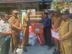Pj Bupati Kerinci Asraf Serahkan Bantuan Kebakaran di Pondok Sungai Abu