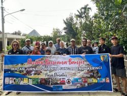 Organisasi Ikatan Solidaritas Jurnalis Wanita Maju Indonesia (IJW) Salurkan Bantuan Banjir Door To Door