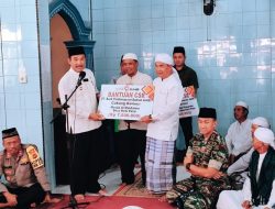 Pj Bupati Kerinci Asraf Gelar Safari Jumat dan Serahkan Bantuan CSR di Desa Koto Petai Tanah Cogok