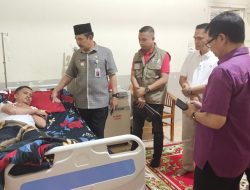 Jenguk Penyelenggara Pemilu yang Sakit, Pj Bupati Kerinci Asraf : Semua Biaya Pengobatan Ditanggung Pemda