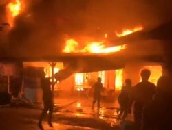 1 Rumah Warga Pondok Beringin Hangus Terbakar, Mobil Damkar Hiang Malah Rusak