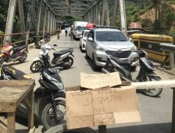 Jalan Kerinci – Jambi di Muara Emat Kembali Blokir, Tuntut Kades Mundur