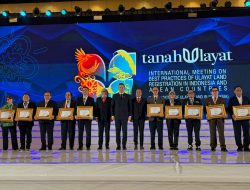 Walikota Sungaipenuh, Terima Penghargaan Dari Menteri Agraria dan Tata Ruang