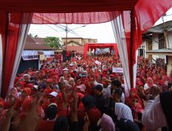 Lagu Penasaran dan Menantang Matohari oleh Wako Ahmadi Zubir, Hipnotis Massa dan Simpatisan