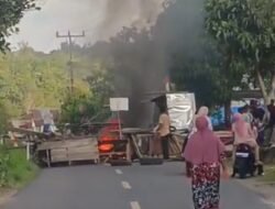 Warga Pulau Pandan Beralih Blokir Jalan Nasional Kerinci – Jambi