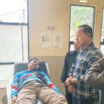 Wabup Murison Besuk Korban Kecelakaan Mobil PLN di Puskesmas Siulak Gedang IMG-20251026-WA0042