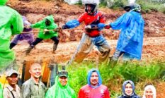 Terobos Hujan dan Lumpur, Bupati Monadi Buka Perbaikan Jalan Renah Pemetik