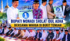 Bupati Monadi Sholat Idul Adha Bersama Warga di Bukit Tengah