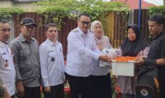 Wako Alfin Serahkan Bantuan untuk Korban Kebakaran